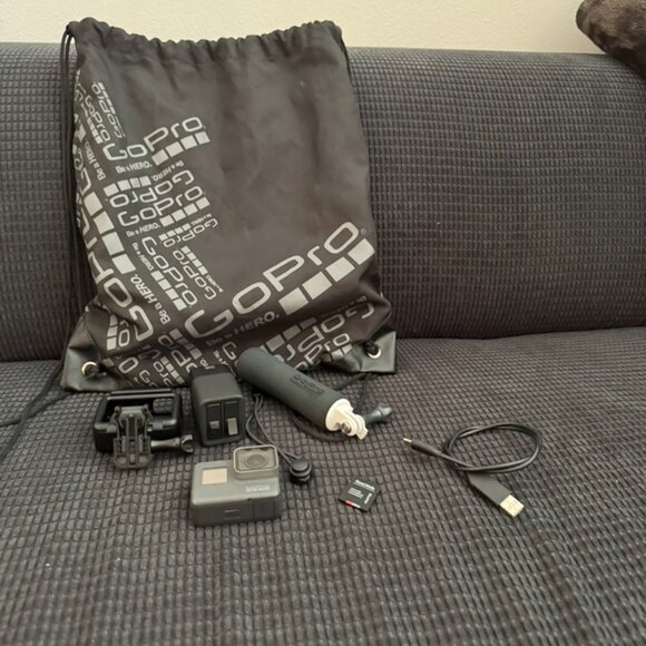 GoPro Hero 5 Black & Accessories - Picture 2 of 7